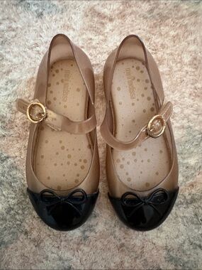 Mini Melissa Girls' Tan & Black Bow Mary Jane Flats